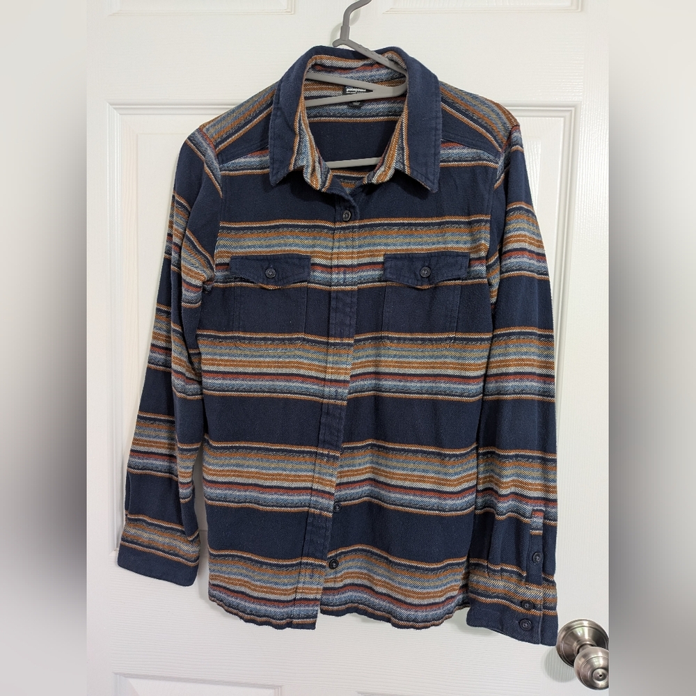 Patagonia Women's Long Sleeved Fjord Flannel Shirt Size 2
